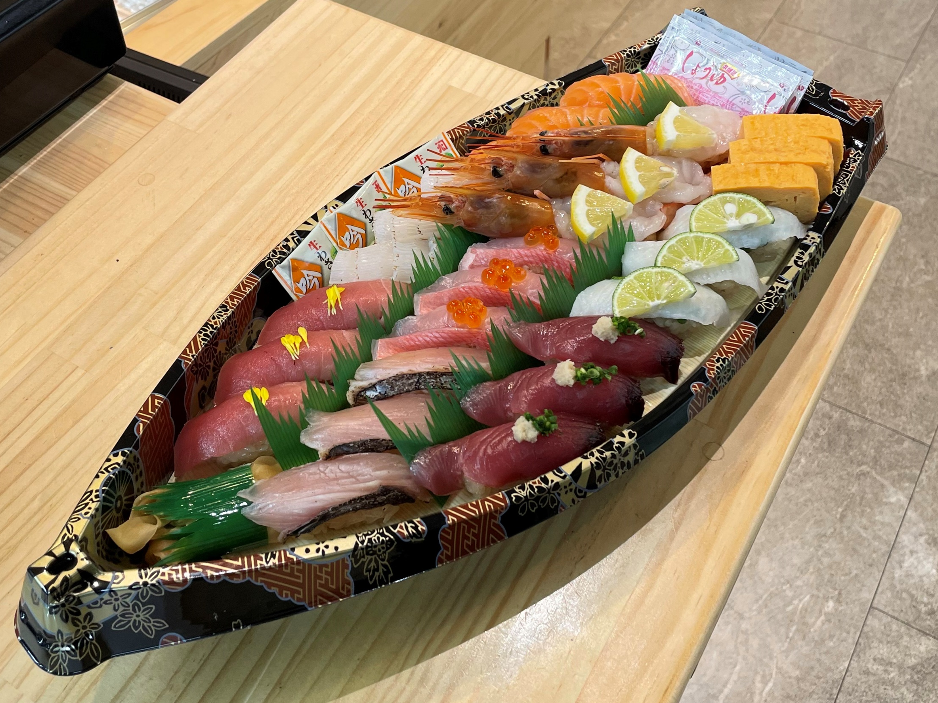 舟盛り寿司 - 魚屋：UOTACHI
